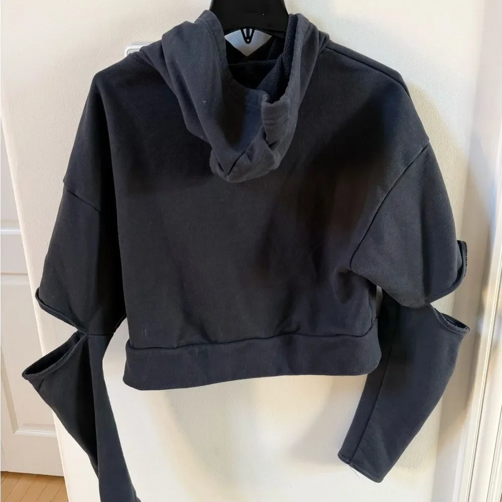 Alo Yoga Peak Cutout Long Sleeve Pullover Crop Hoodie Sweatshirt Charcoal Gray M